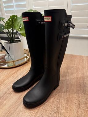 Hunter Tall Adjustable Double Buckle Rain Boots – Black – Women’s US 7